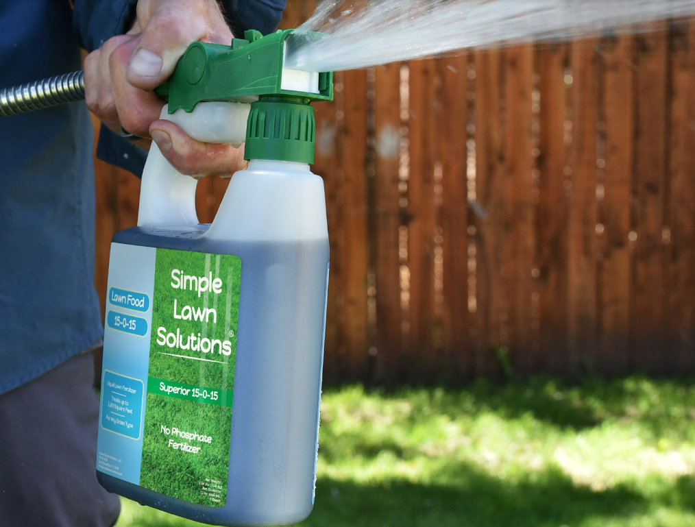 Applying Simple Lawn Solutions lawn fertilizer